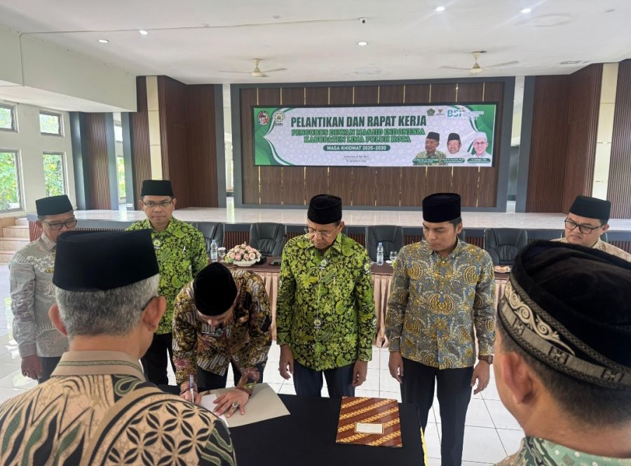 Ketua DPW DMI Sumbar Prof. Ganefri Lantik Pengurus DPC DMI Kabupaten Limapuluh Kota