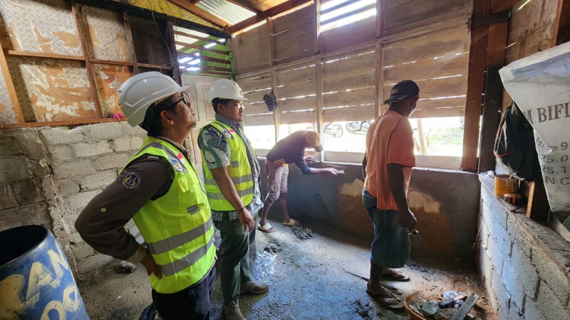 Kolaborasi UNP dan Bank Nagari Wujudkan Kota Berkelanjutan Lewat Aksi Bedah Rumah