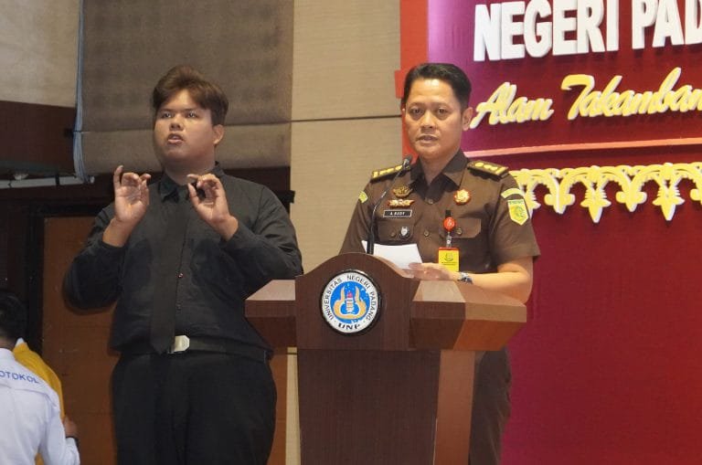 Koordinator Pidsus Kejati Sumbar Ingatkan Lulusan UNP Soal AI