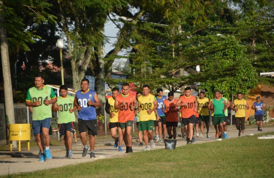 Korem 032/Wbr Gelar Tes Kesemaptaan Jasmani Periodik Semeter I dan UKP Tahun 2025 