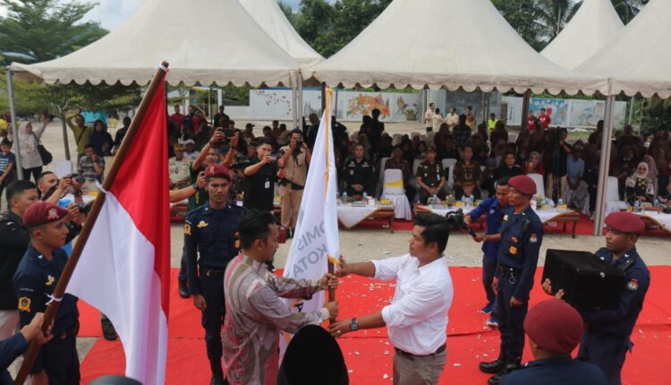 KPU Sijunjung Terima Bendera Kirab Pemilu 2024 Dari KPU Sawahlunto