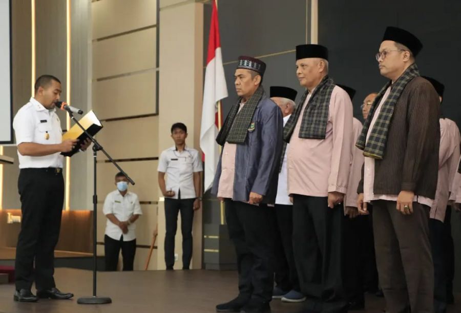 Kukuhkan Pengurus, Wagub Minta FKUB Ikut Terlibat Verifikasi Persoalan Keagaman di Sumbar