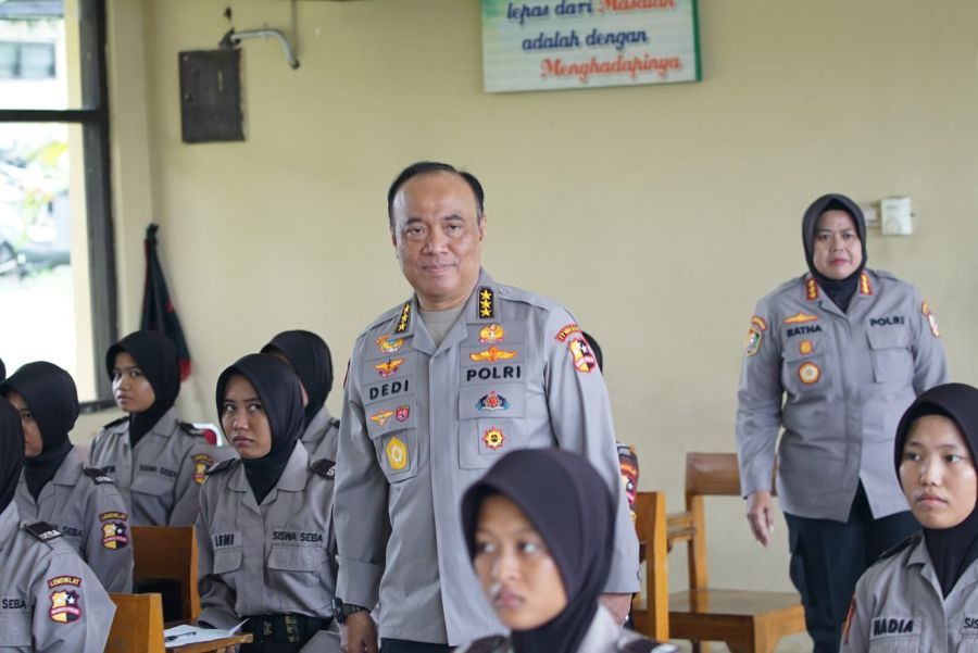 Kunjungi Diktuba di Sepolwan, Irwasum Polri Ingatkan Calon Polwan Terus Kembangkan Potensi