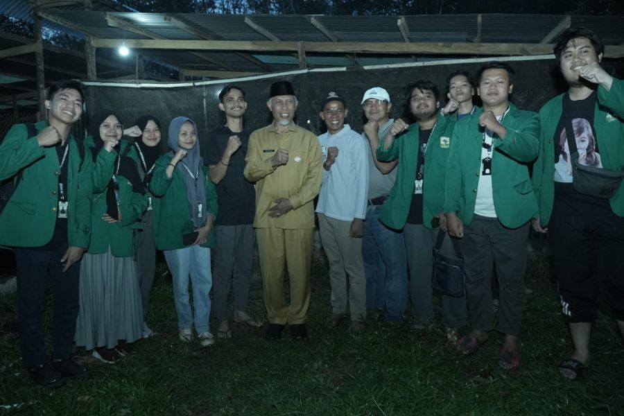 Kunjungi Usaha Binaan Dinas Peternakan Sumbar, Gubernur Mahyeldi : Anak Muda Harus Jadi Pengusaha