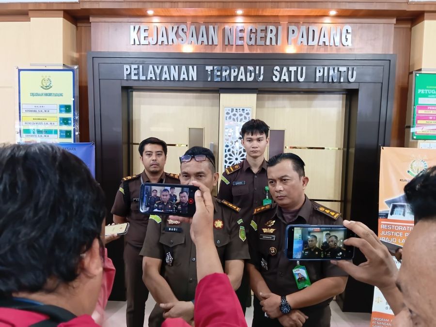 Lagi Tersangka BSN Absen Dari Panggilan Penyidik Kejari 