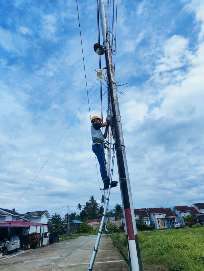 Langkah Preventif, PLN Icon Plus Sumbagteng Gelar Pemeliharaan Jaringan Fiber Optik di Kota Padang