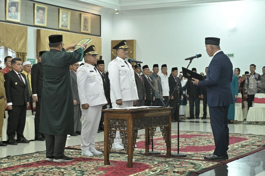 Lantik Bupati-Wabup Pasbar, Gubernur Mahyeldi Ingatkan Pentingnya Kekompakan Demi Memacu Pembangunan