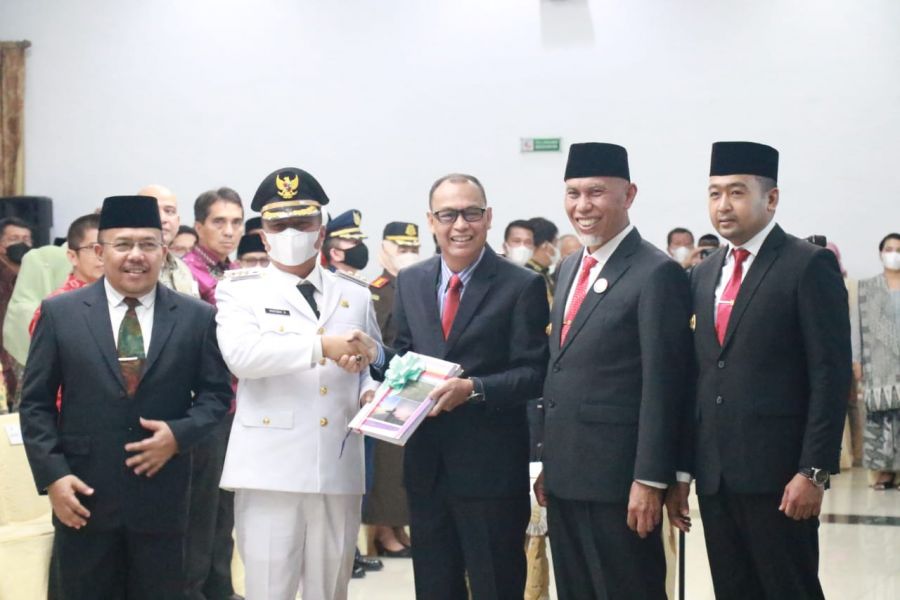 Lantik Pj Bupati Kepulauan Mentawai, Gubernur Sampaikan Harapan Besar Bagi Pembangunan Mentawai