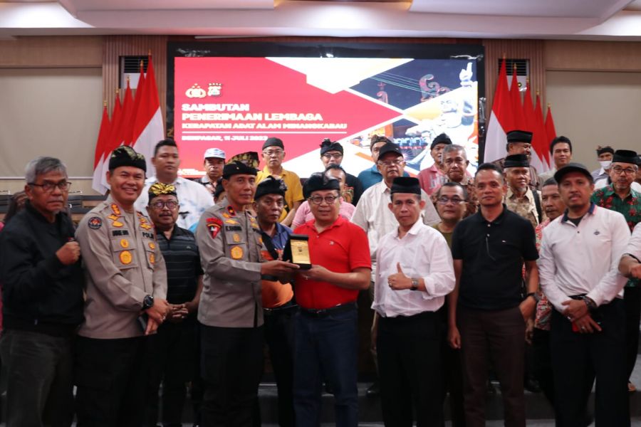 Lembaga Kerapatan Adat Alam Minangkabau (LKAAM) Kunjungi Polda Bali
