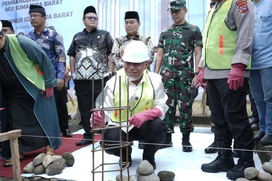 Lengkapi Pemusatan Implementasi ABS-SBK, Gubernur Mahyeldi Resmikan Pembangunan Kantor MUI Sumbar