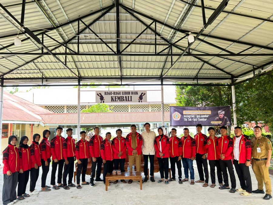 Lepas Atlet Pencak Silat Sumbar ke Ajang PON Beladiri 2025, Wagub Vasco Beri Semangat Para Atlet