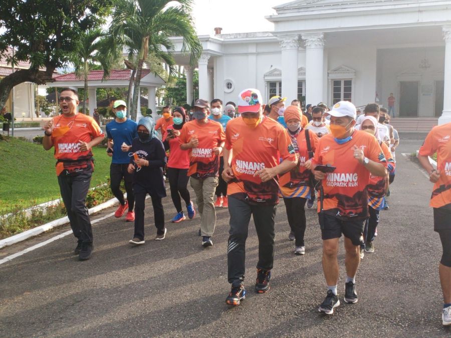 Lepas Marathon Minang Geopark, Gubernur Sumbar Ajak Masyarakat Untuk Patuhi Prokes