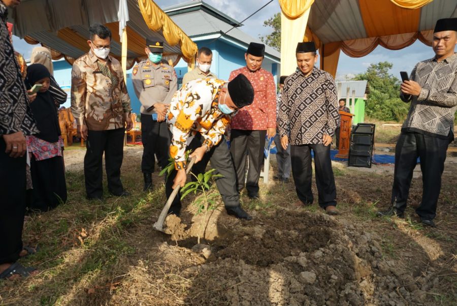 Luncurkan Green School di Sijunjung, Buya Mahyeldi: Pendidikan Adalah Bekal Indonesia 2045