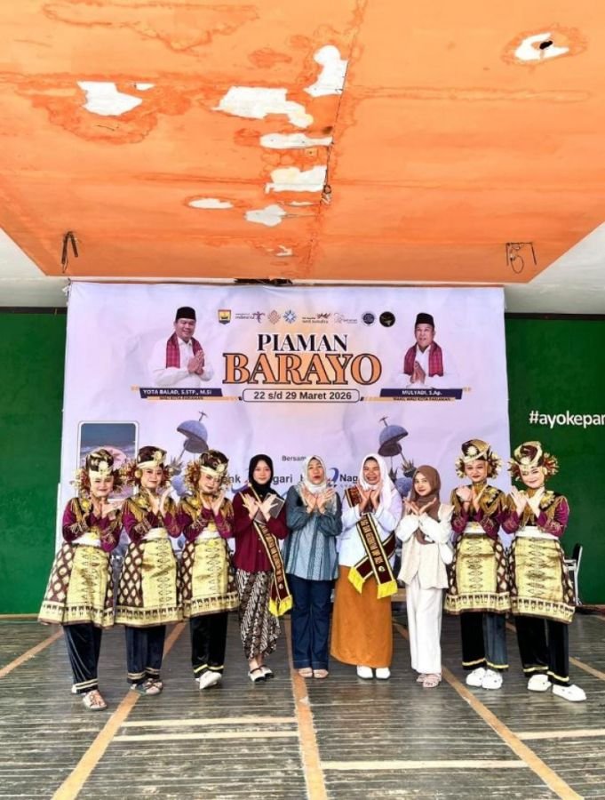 Mahasiswa FPK UNP Meriahkan “Piaman Barayo” di Pantai Gondoriah