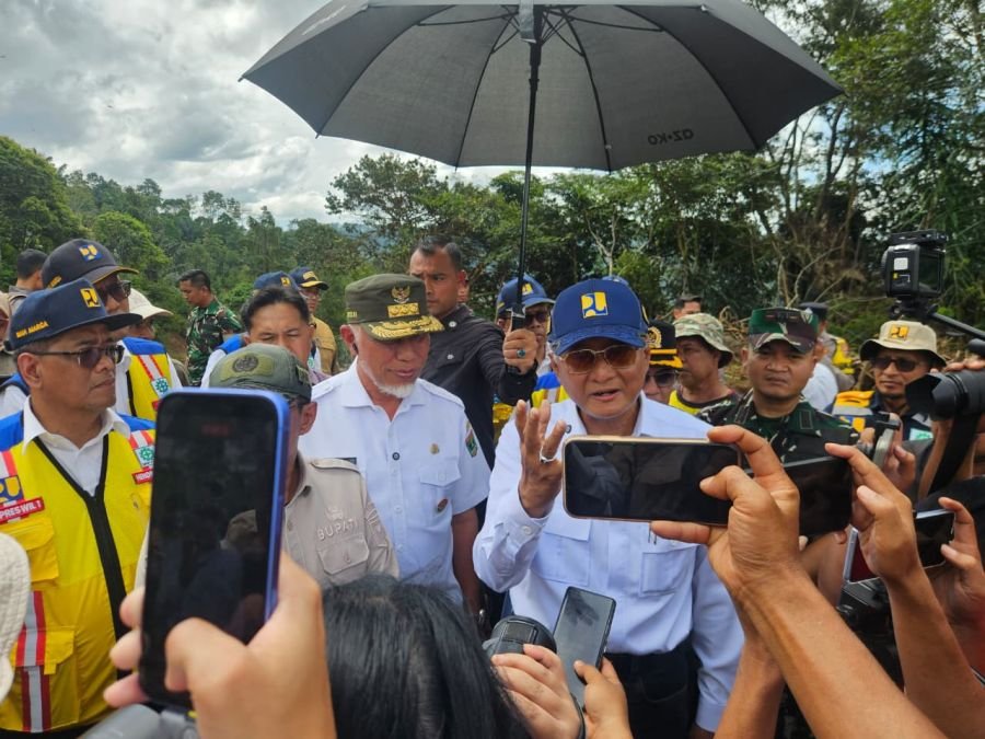 Mahyeldi Dampingi Menteri PU Tinjau Normalisasi Batang Tompo & Lokasi Sekolah Rakyat di Tanah Datar