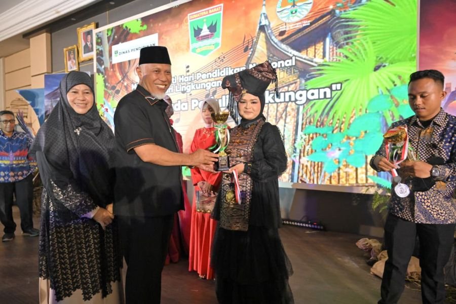 Mahyeldi Gaungkan Pesan Lestarikan Lingkungan Lewat Lomba Lagu Pasan Buruang