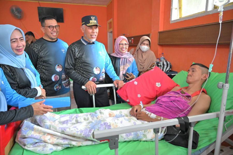 Mahyeldi Apresiasi Kepedulian ASMA 1 Landbouw Bukittinggi pada Pasien Bibir Sumbing di Sumbar
