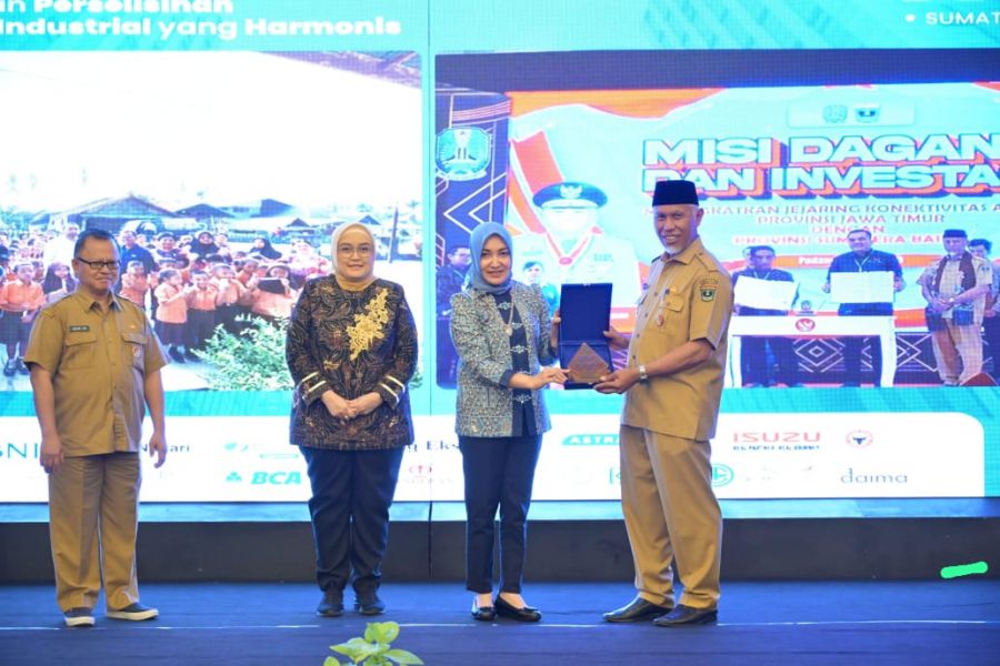 Mahyeldi Minta Pekerja & Pengusaha Antisipasi Perselisihan dan Terus Bangun Hubungan yang Harmonis