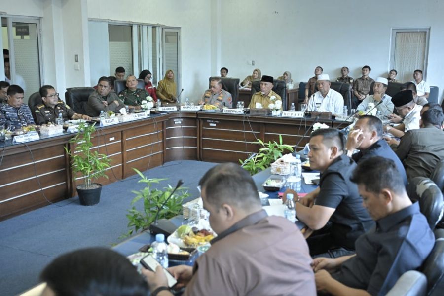 Mahyeldi Pimpin Rapat di Pasbar, Cari Titik Terang Soal Penolakan PSN dan Pastikan Masyarakat Aman