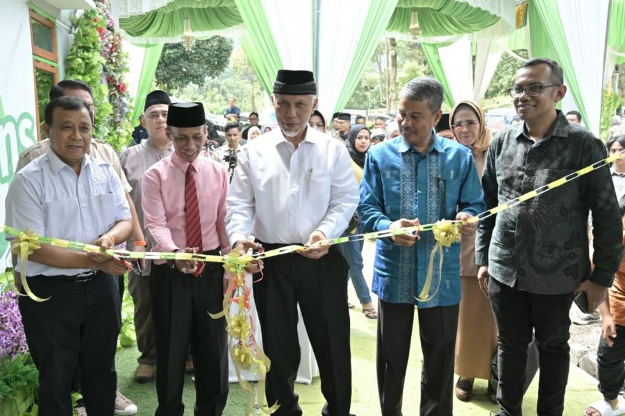 Mahyeldi Resmikan Pabrik PT Arsens Sebagai Wujud Dukungan atas Upaya Hilirisasi Produk Pertanian
