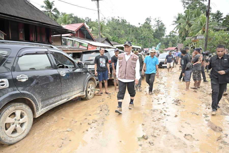 Mahyeldi Sisiri Dampak Bencana di Pessel, Bantuan Terus Dilakukan dan Dapur Umum akan Didirikan