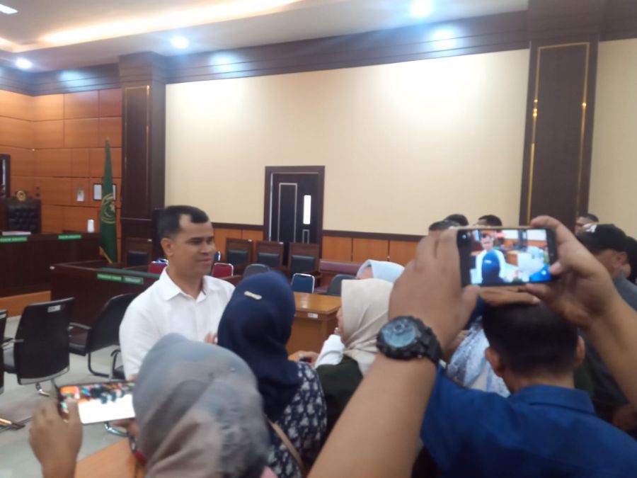 Majelis Hakim Vonis Bebas Doni Rahmat Samulo dan Terdakwa Lainnya Divonis Bersalah 