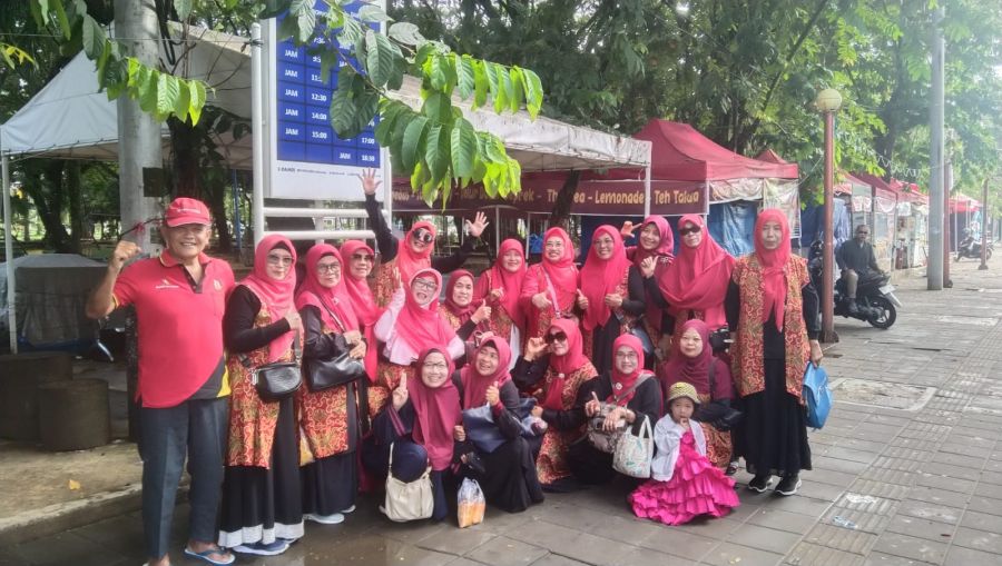 Majelis Taklim Masjid Baitul Munir Sawahan Jalan-Jalan Silaturahmi Perkuat Kerukunan & Kekompakan