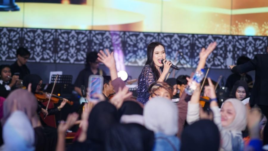 Malam Puncak Dies Natalis ke-72 UNP Dimeriahkan Orkestra dan Beragam Pertunjukan Seni