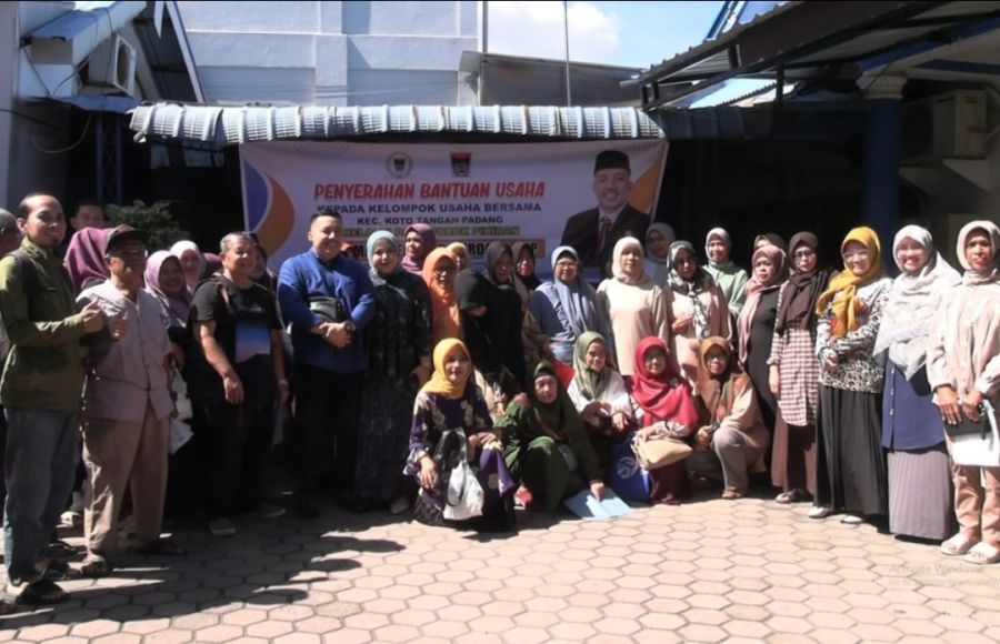 Manufer Salurkan Dana Pokir, 230 Pelaku UMKM Koto Tangah Terima Bantuan Alat Kuliner