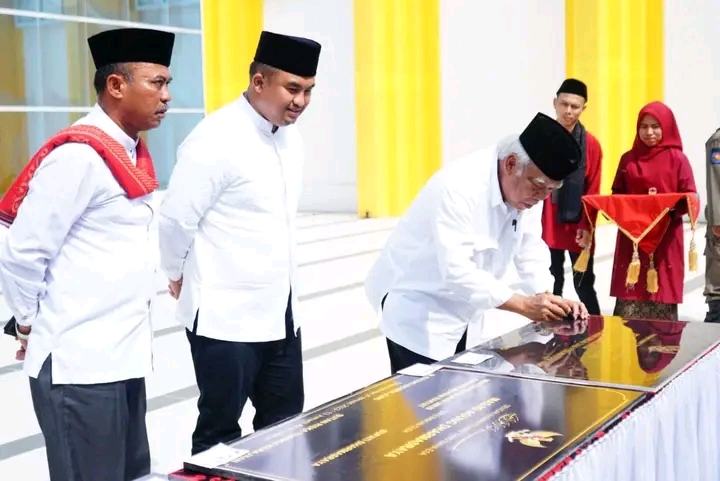 Masjid Agung Dharmasraya Diresmikan, Menteri PUPR Minta Agar Dipelihara Dengan Baik