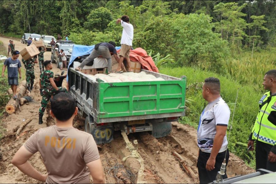 Medan Berat Tak Surutkan Langkah Tim Operasi AB Moskona 2025 dalam Misi Kemanusiaan