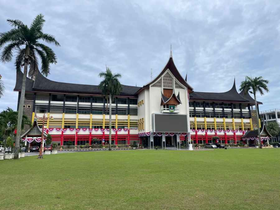 Melangkah dengan Semangat Optimisme Oleh: Medi Iswandi (Kepala Bappeda Provinsi Sumatera Barat)
