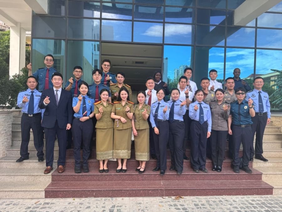 Membanggakan, Polwan Polres Mentawai Goes Internasional