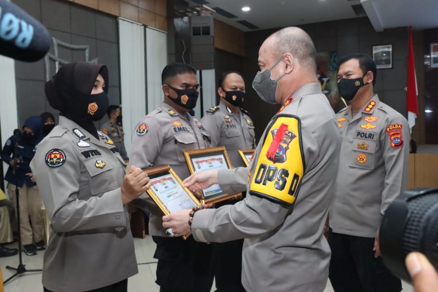 Menjelang Pergantian Tahun, Humas Polres Pasaman Barat Raih Penghargaan Dari Kapolda Sumbar
