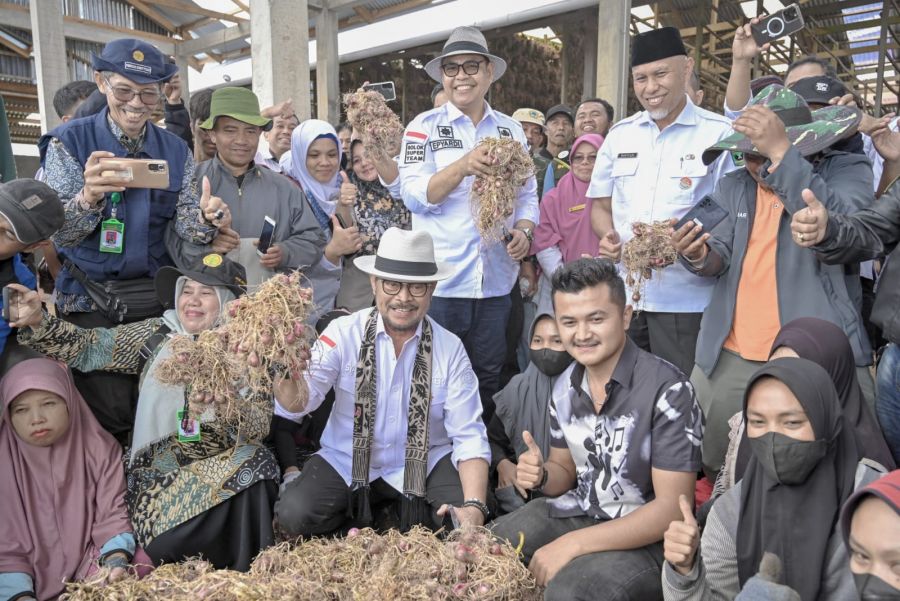 Mentan Minta Gubernur Siapkan Konsep Pengembangan Sentra Bawang Merah, Anggaran Siap Dikucurkan