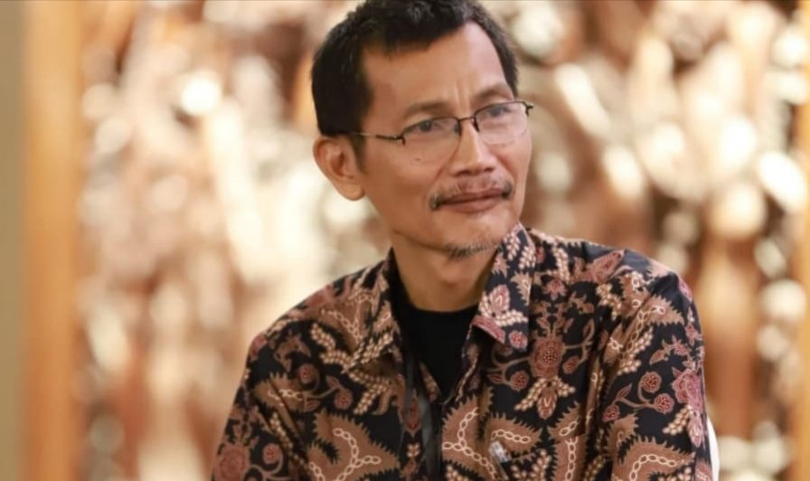 Menteri Kebudayaan Tandatangani Sampul Peringatan 100 Tahun Jam Gadang 