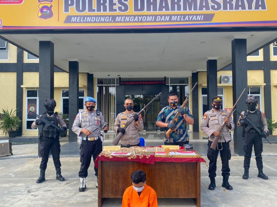 Miliki Senjata Api Rakitan beserta Amunisinya, Polres Dharmasraya Amankan Seorang Laki-laki