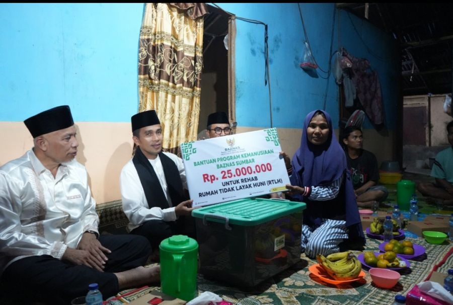 Nurmaini Janda Miskin Terharu Terima Bantuan Bedah Rumah dari Gubernur Sumbar