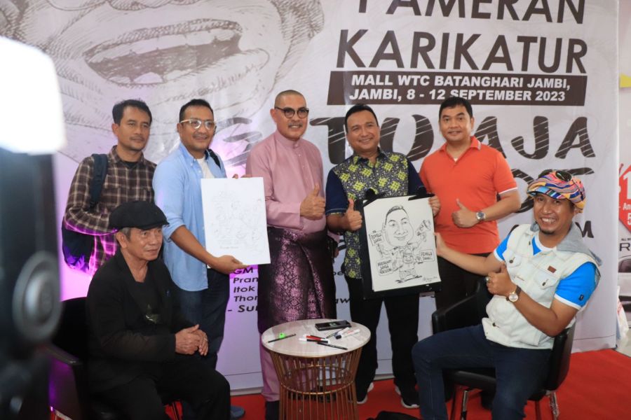 Pameran Karikatur di Jambi disambut Antusias Para Pengunjung