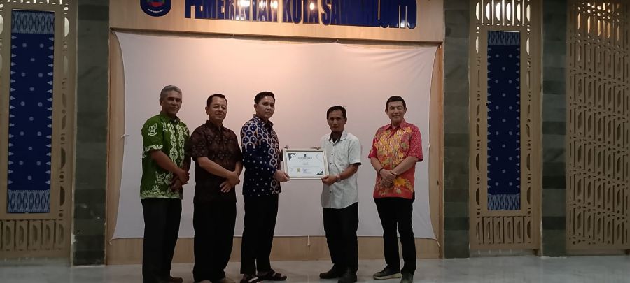 Pamitan, Pj Wako Fauzan Hasan Beri Insan Pers Kota Sawahlunto Sertifikat Penghargaan
