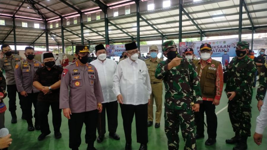 Panglima TNI dan Kapolri Tinjau Vaksinasi di Pesantren Minhaajurrosyidiin Jaktim