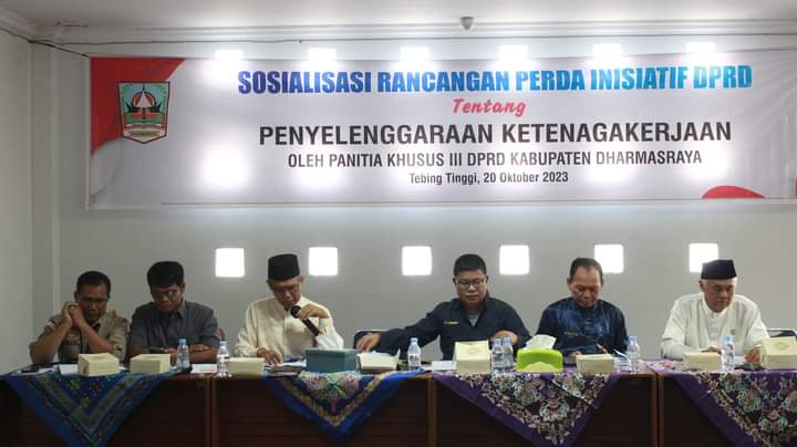 Pansus III DPRD Kabupaten Dharmasraya Gelar Sosialisasi Ranperda Tentang Ketenagakerjaan