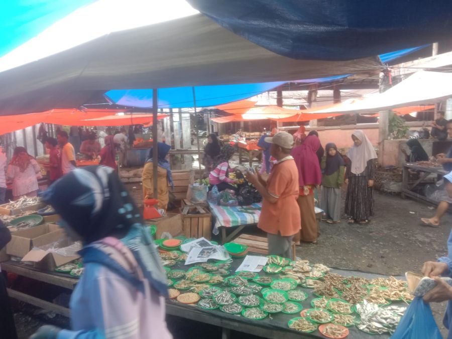 Pasar Pulau Punjung Masih Sepi Usai Lebaran