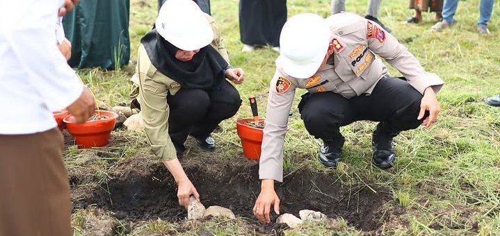 Peletakan Batu Pertama Pembangunan Polsek Candi Laras Selatan, Polres Tapin Perkuat Layanan
