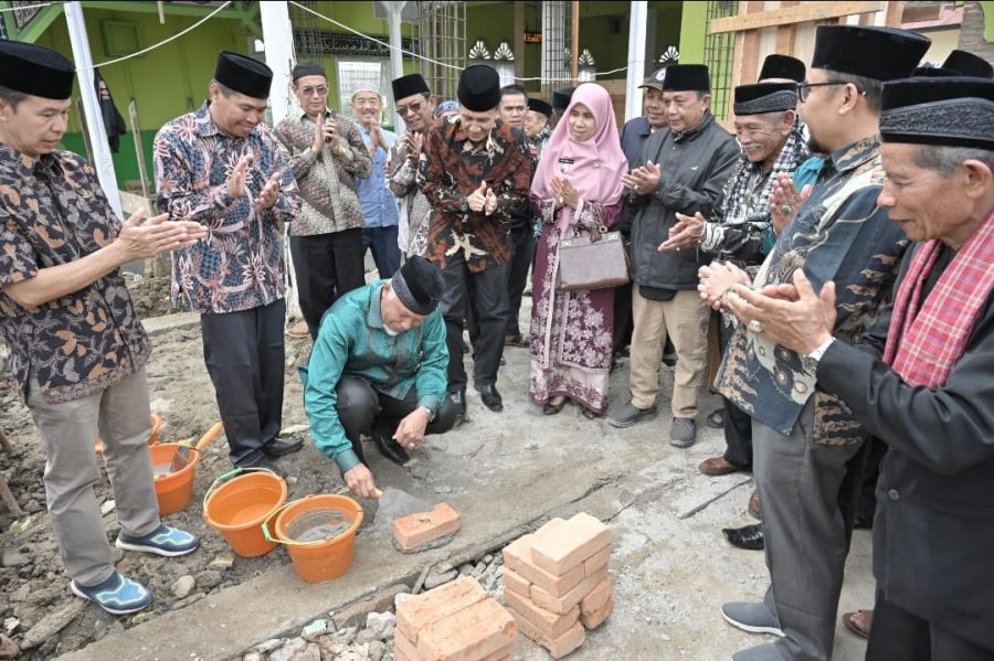 Peletakkan Batu Pertama Mushalla Mukminin, Mahyeldi Harap Bisa Jadi Pusat Keagamaan Setempat