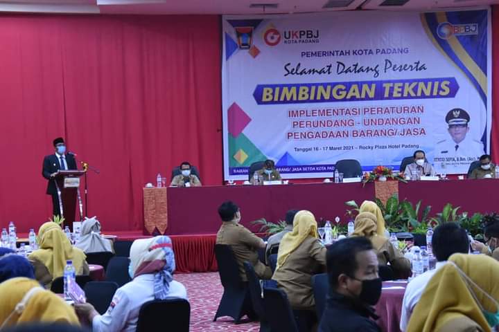 Tingkatkan Pengetahuan,  Pemko Padang Gelar Bimtek Pelaku Pengadaan