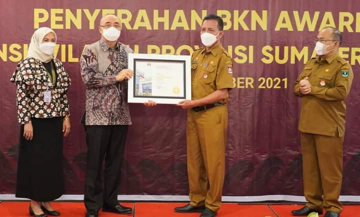 Pemko Padang Sabet 2 Penghargaan BKN Award 2021