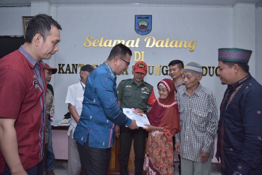 Pemko Sawahlunto Serahkan BLT Dari Alokasi Dana Desa