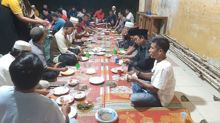 Pemuda Pasar Lama Sambut Tahun Baru 2025 Bersholawat Bersama