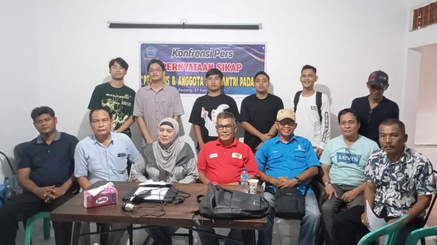 Pengurus dan Anggota IKASMANTRI Padang Sampaikan Pernyataan Sikap Untuk PB IKASMANTRI